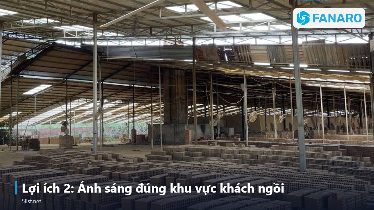 Lợi ích 2: Ánh sáng đúng khu vực khách ngồi – Top 5 Lợi Ích Của Quạt Trần Công Nghiệp Có Đèn Cho Nhà Hàng,